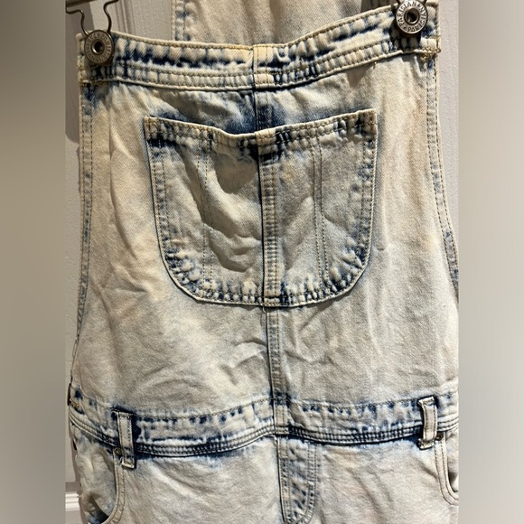 🤍Vintage Acid-Washed Dungarees🤍 - Picture 7 of 11